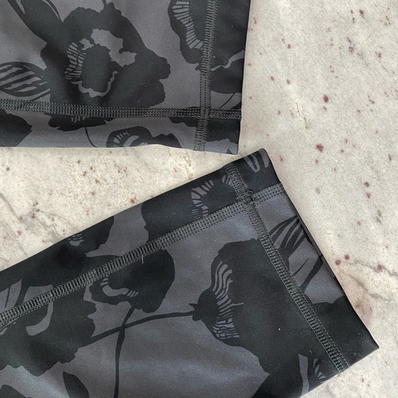 Lululemon Wunder Under Crop Full-On Luxtreme - Picture 9 of 12